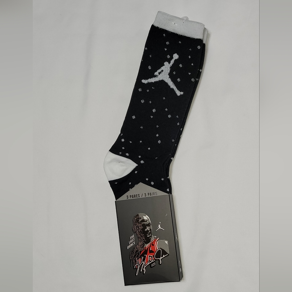 JORDAN--Nice set of 3 pair of socks----NICE JORDAN SOCKS (NWT)
